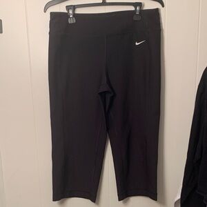 Nike Black Cropped Leggings